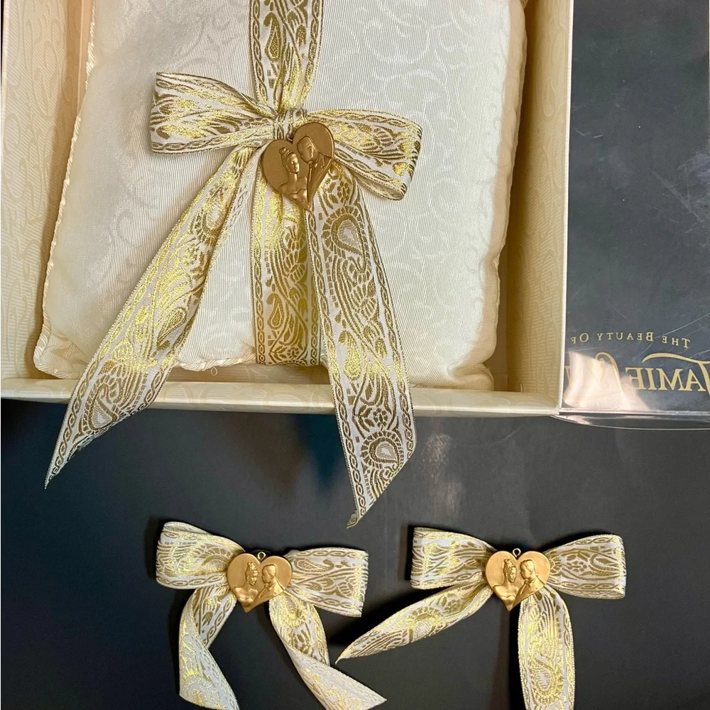 Gold and Cream Decorative Cake Toppers